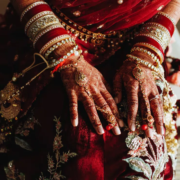 Bride wearing a complete Ramchandra Jewellers bridal jewellery set